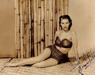 Yvonne De Carlo feet photo thumbnail