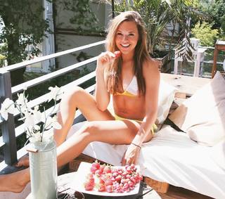 Yvonne Pferrer feet photo 18