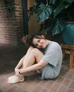 Yvonne Pferrer feet photo 11