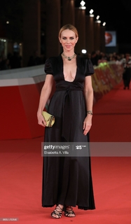 Yvonne Sciò feet photo 4