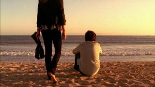 Yvonne Strahovski feet photo thumbnail