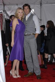 Yvonne Strahovski feet photo thumbnail
