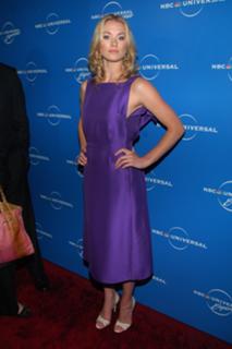 Yvonne Strahovski feet photo thumbnail