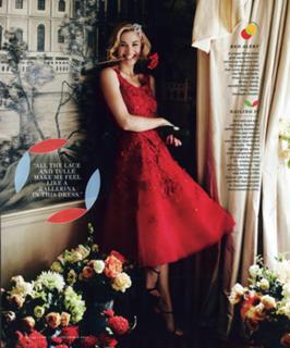 Yvonne Strahovski feet photo thumbnail