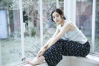 Yûko Araki feet photo 13