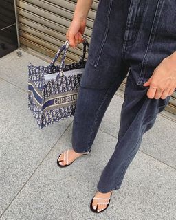 Yûko Araki feet photo 3