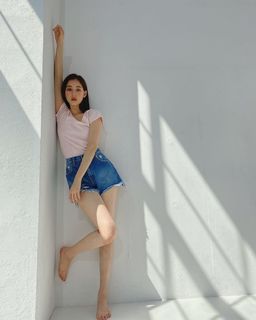 Yûko Araki feet photo 13
