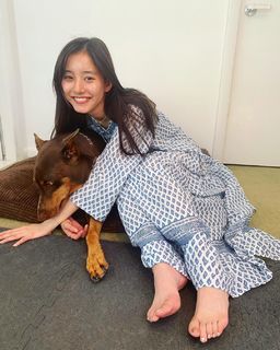 Yûko Araki feet photo 8