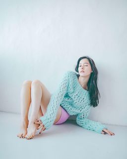 Yûko Araki feet photo 14