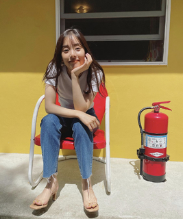 Yûko Araki feet photo 2