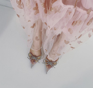 Yûko Araki feet photo 11