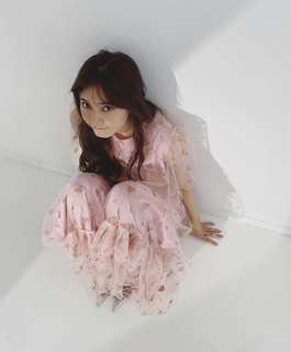 Yûko Araki feet photo 10