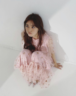 Yûko Araki feet photo 9