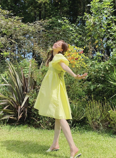 Yûko Araki feet photo 3