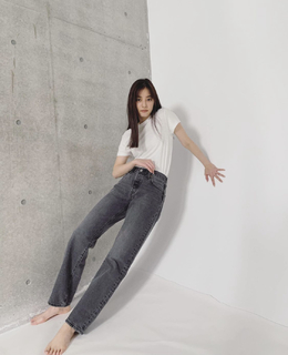 Yûko Araki feet photo 9