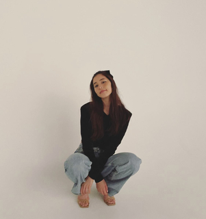 Yûko Araki feet photo 11