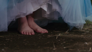 Yûko Araki feet photo 3