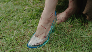 Yûko Araki feet photo 17