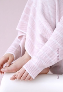 Yûko Araki feet photo 10