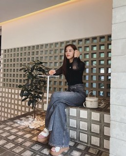 Yûko Araki feet photo 12