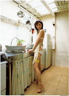 Yûko Ogura feet photo thumbnail