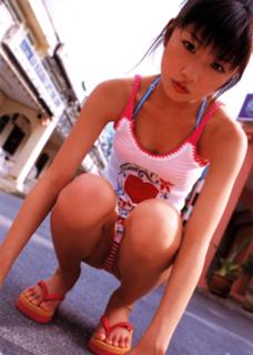 Yûko Ogura feet photo thumbnail