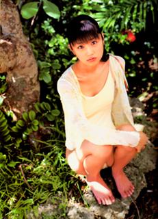 Yûko Ogura feet photo thumbnail