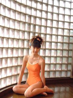 Yûko Ogura feet photo thumbnail