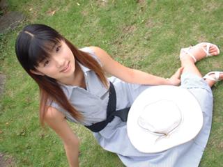 Yûko Ogura feet photo thumbnail