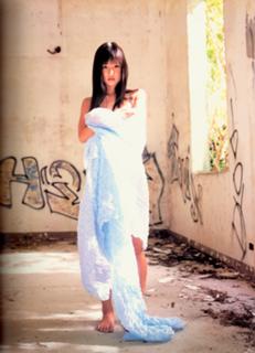 Yûko Ogura feet photo thumbnail