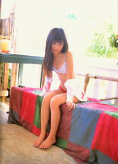 Yûko Ogura feet photo thumbnail