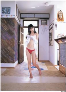 Yûko Ogura feet photo thumbnail