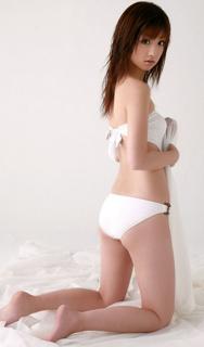 Yûko Ogura feet photo thumbnail