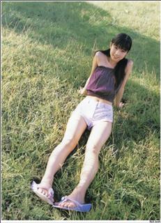 Yûko Ogura feet photo thumbnail