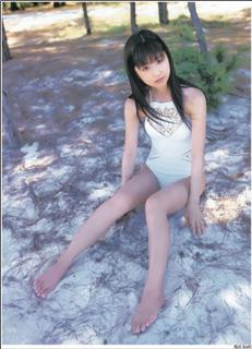 Yûko Ogura feet photo thumbnail