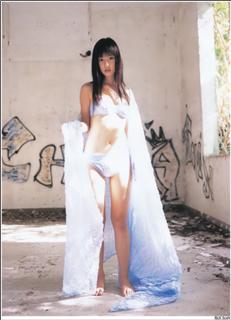 Yûko Ogura feet photo thumbnail