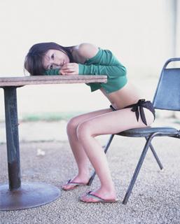 Yûko Ogura feet photo thumbnail