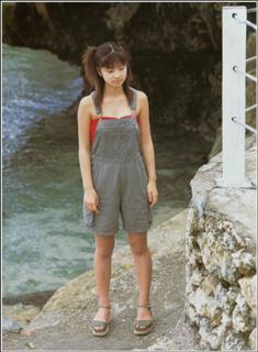 Yûko Ogura feet photo thumbnail