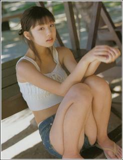 Yûko Ogura feet photo thumbnail