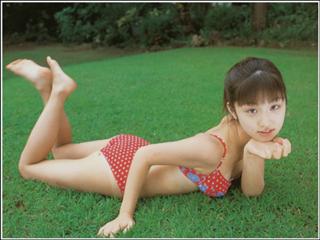 Yûko Ogura feet photo thumbnail