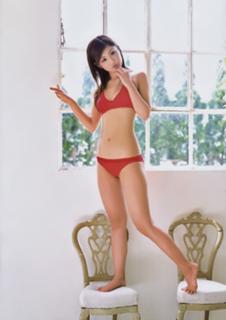 Yûko Ogura feet photo thumbnail