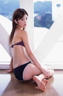 Yûko Ogura feet photo thumbnail