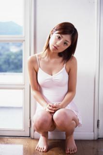 Yûko Ogura feet photo thumbnail