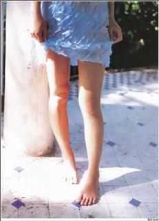 Yûko Ogura feet photo thumbnail