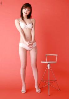 Yûko Ogura feet photo thumbnail