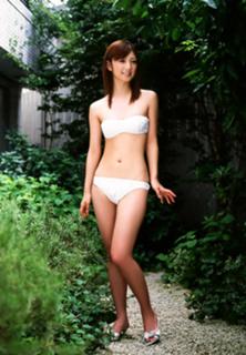 Yûko Ogura feet photo thumbnail