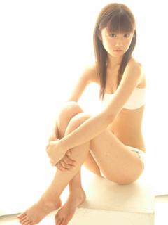 Yûko Ogura feet photo thumbnail