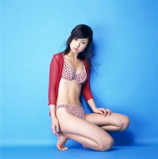 Yûko Ogura feet photo thumbnail