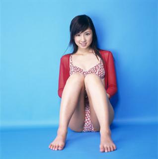 Yûko Ogura feet photo thumbnail