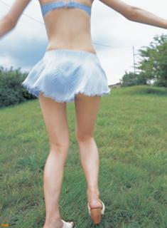 Yûko Ogura feet photo thumbnail